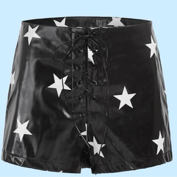 SHEIN Pants - STAR logo shorts (NWOT)